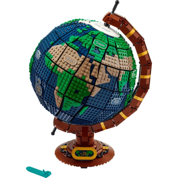The Globe Building Toy Art Set LEGO 21332 2